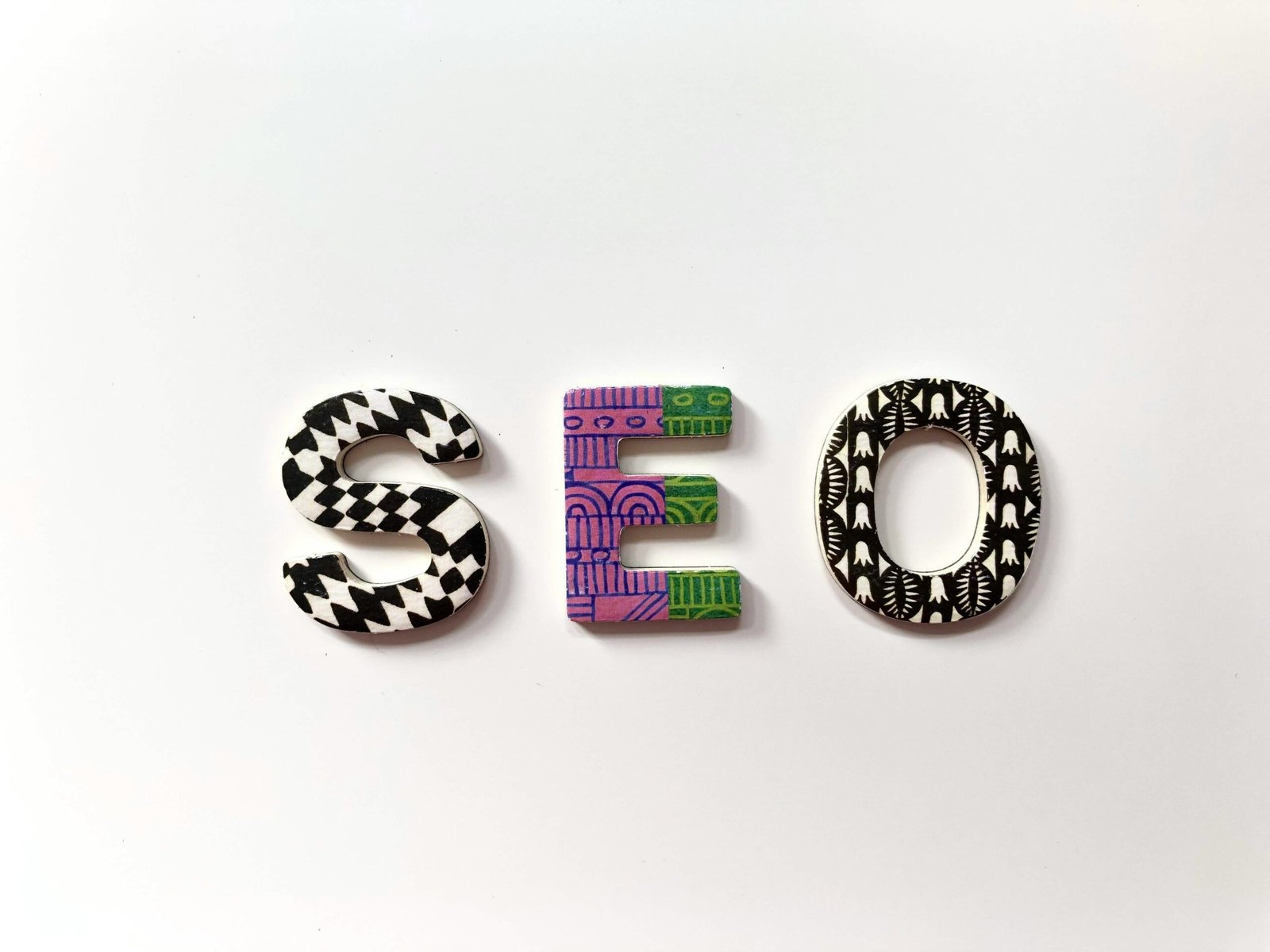 Boost your website's traffic by avoiding 5 critical SEO content pitfalls. Discover actionable strategies to overcome them and elevate your online presence.